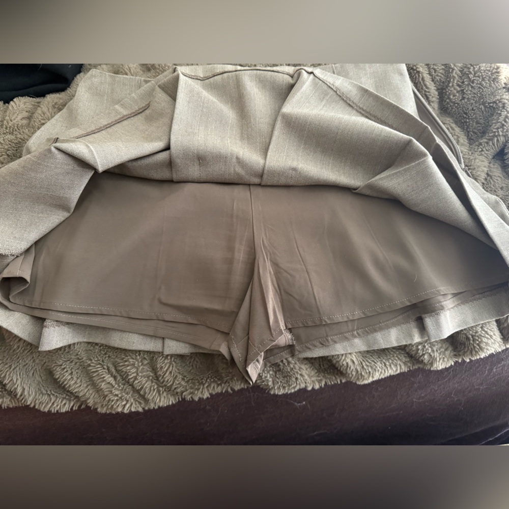 Abercrombie brown Pleated Skirt - Picture 2 of 4